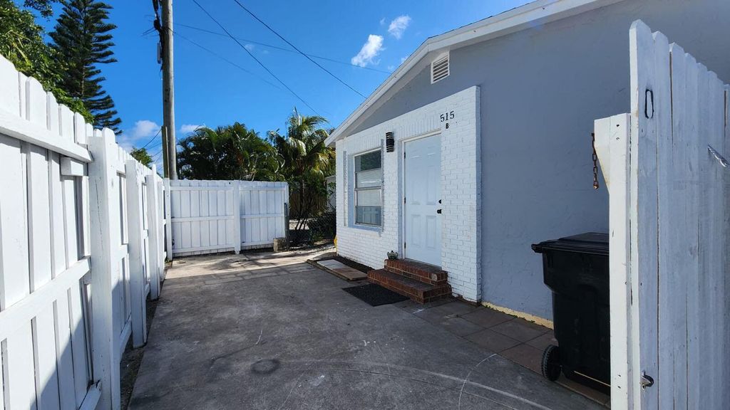 Photo of 515 N 10th Avenue N #Rear, Lake Worth Beach, FL 33460 (MLS # B26022341)