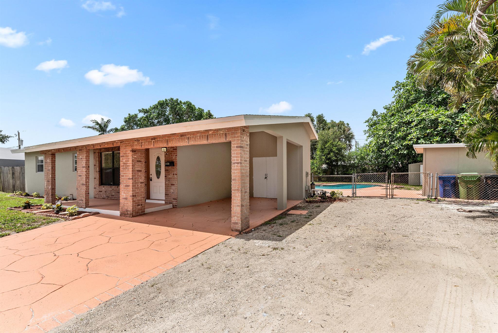 3690 SW 23rd Court