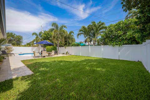 Tiny photo for 2620 NE 53rd Street, Lighthouse Point, FL 33064 (MLS # B26043790)