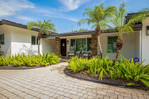 Tiny photo for 2620 NE 53rd Street, Lighthouse Point, FL 33064 (MLS # B26043790)