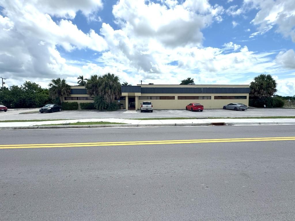 Photo of 170 S Barfield Highway, Pahokee, FL 33476 (MLS # R11115436)