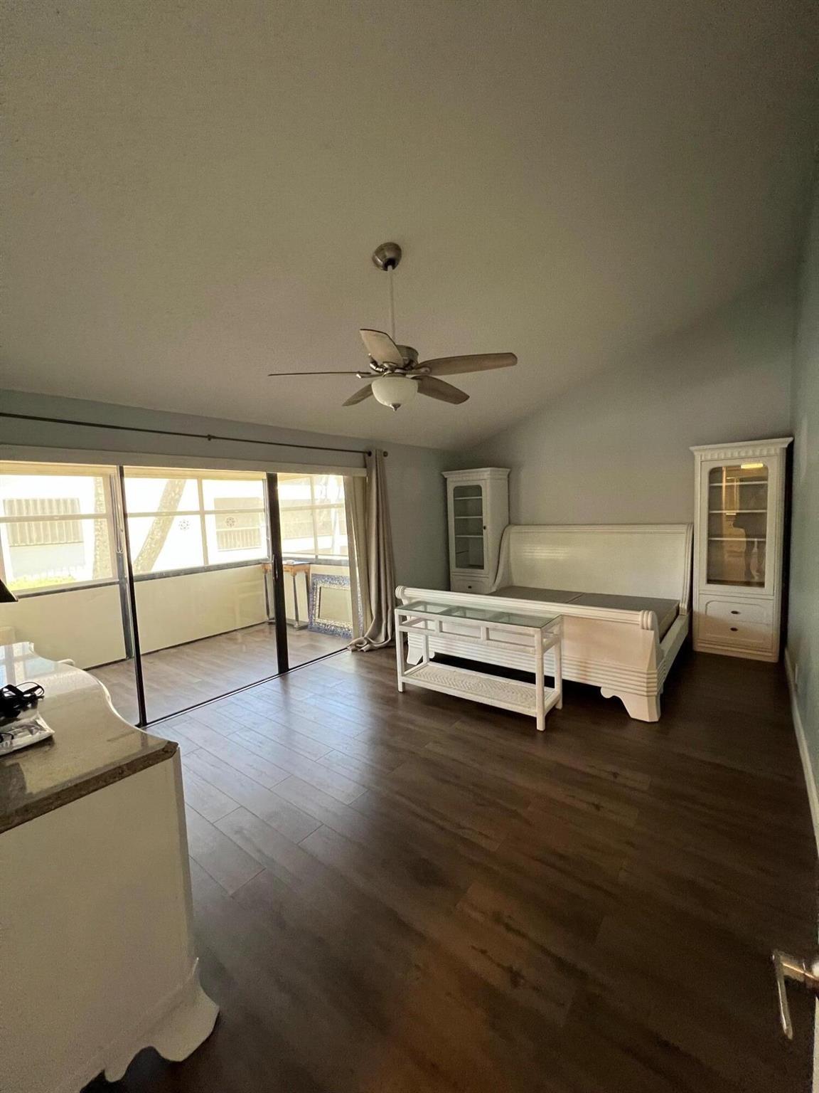 TWELVE OAKS CONDO - Residential Lease