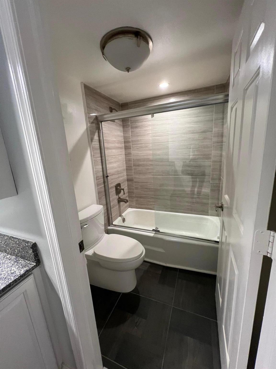 TWELVE OAKS CONDO - Residential Lease