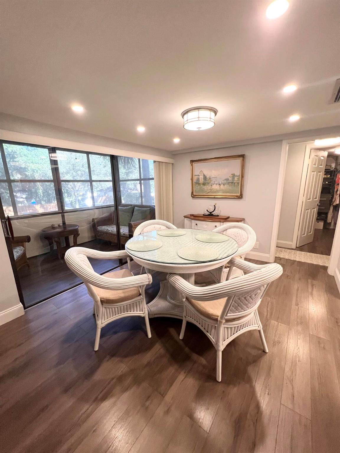 TWELVE OAKS CONDO - Residential Lease