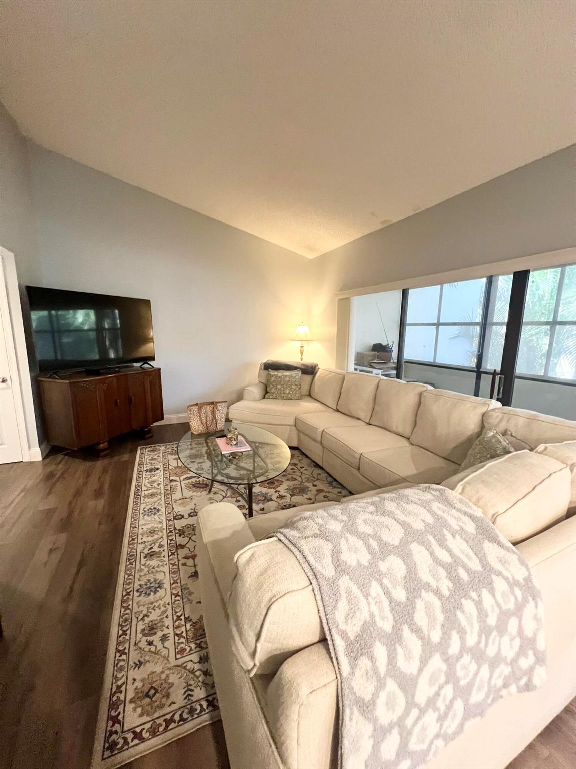 TWELVE OAKS CONDO - Residential Lease