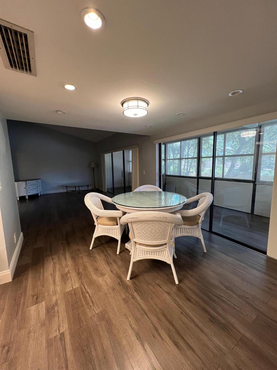 TWELVE OAKS CONDO - Residential Lease