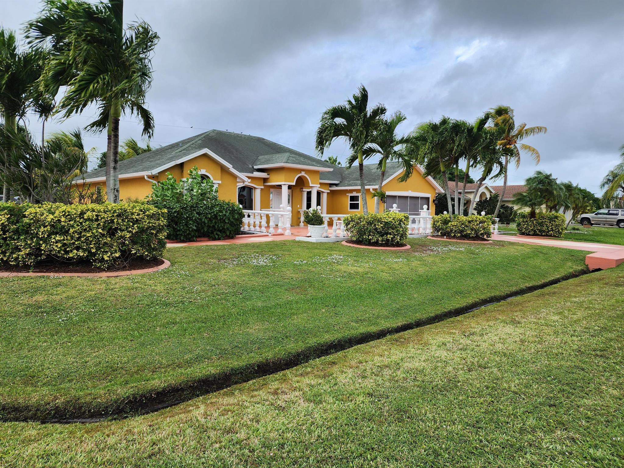 2853 SE Melaleuca Boulevard