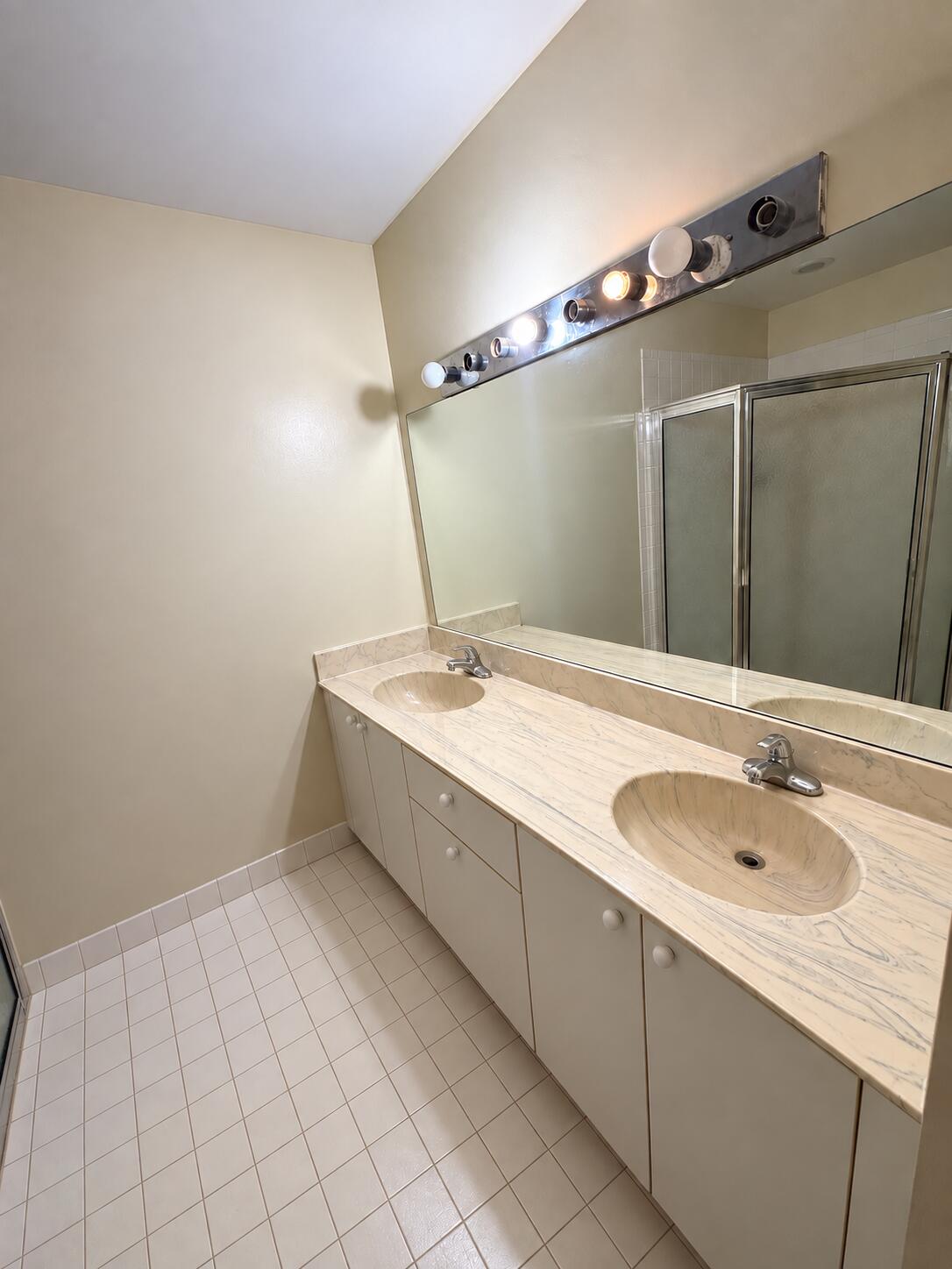 1743 W ROYAL TERN Lane 3, Fort Pierce, FL, 34982/$139,999 4 1743 W ROYAL TERN Lane 3