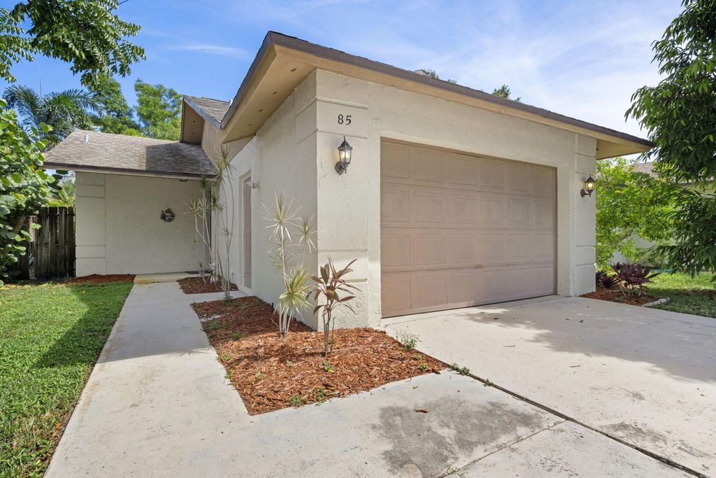 Photo of 85 Superior Way, Stuart, FL 34997 (MLS # R10908553)