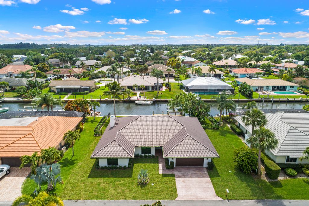 Photo of 8896 SE Harbor Island Way, Hobe Sound, FL 33455 (MLS # R10783027)