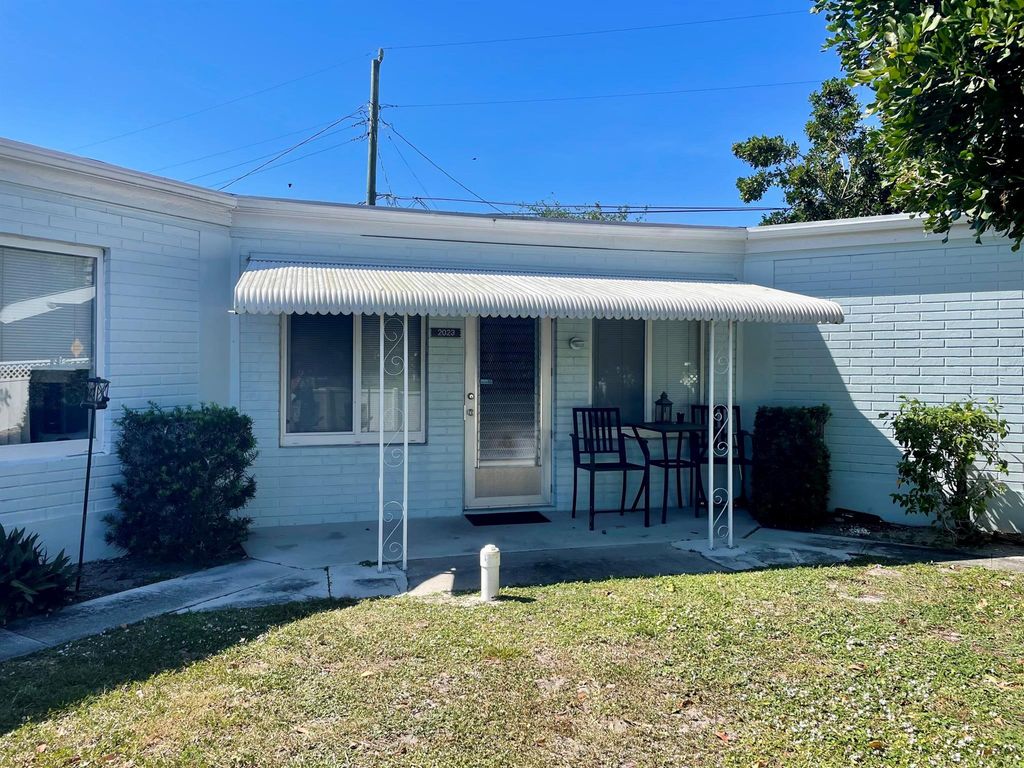 Photo of 2023 S Suzanne Circle #2, North Palm Beach, FL 33408 (MLS # R10977435)