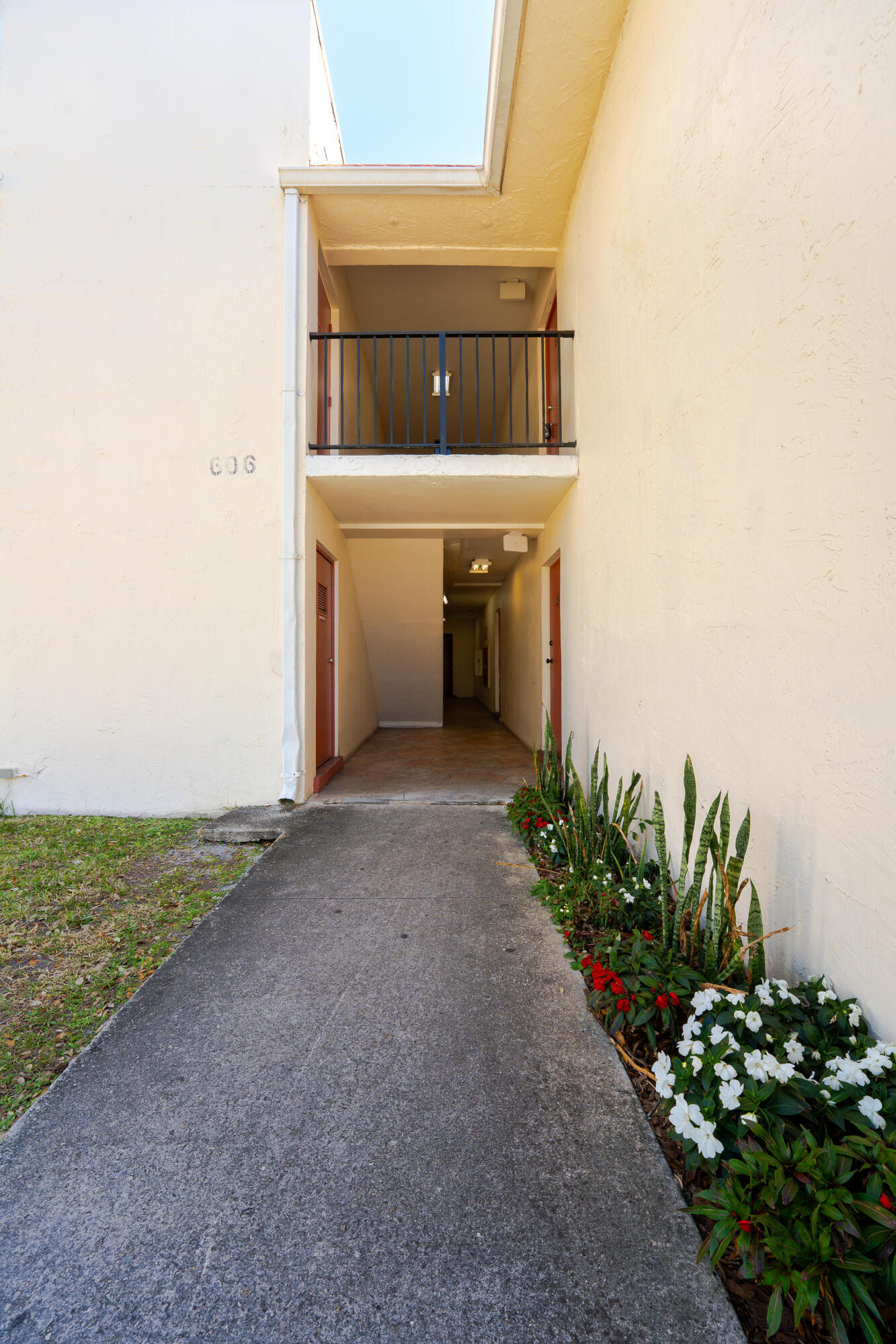 SPANISH OAKS CONDO - Residential