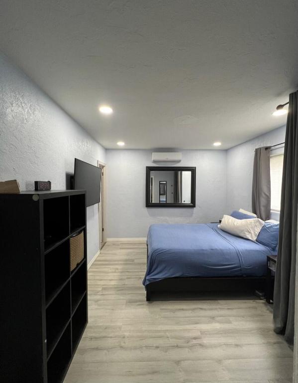 NORTH MIAMI ESTS - Residential Lease