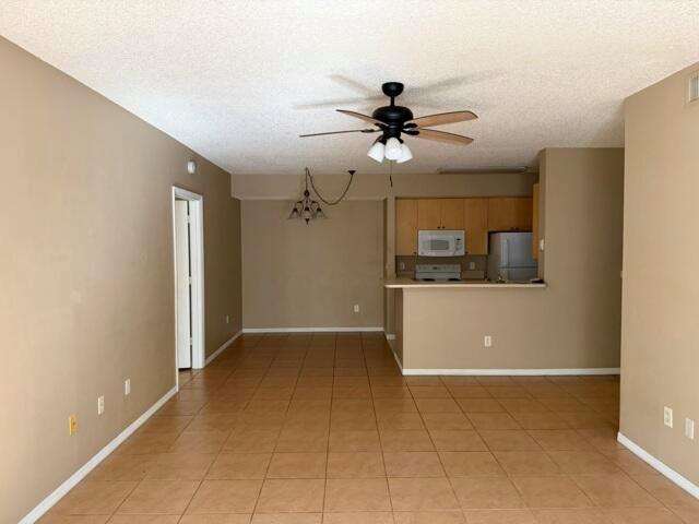 CONDOMINIUMS AT COURTNEY - Residential Lease