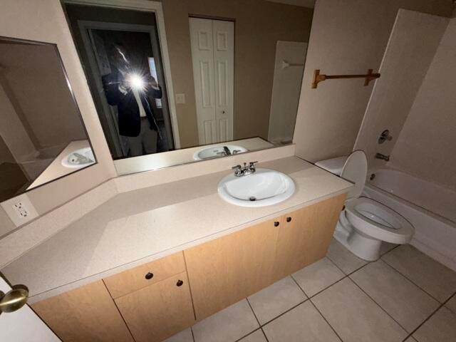 CONDOMINIUMS AT COURTNEY - Residential Lease