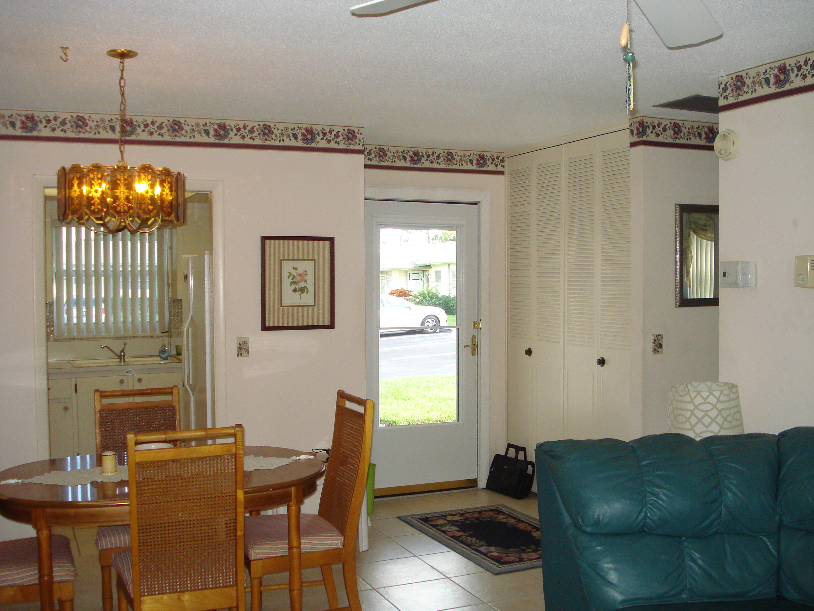 CRESTHAVEN VILLAS CONDO 20 - Residential