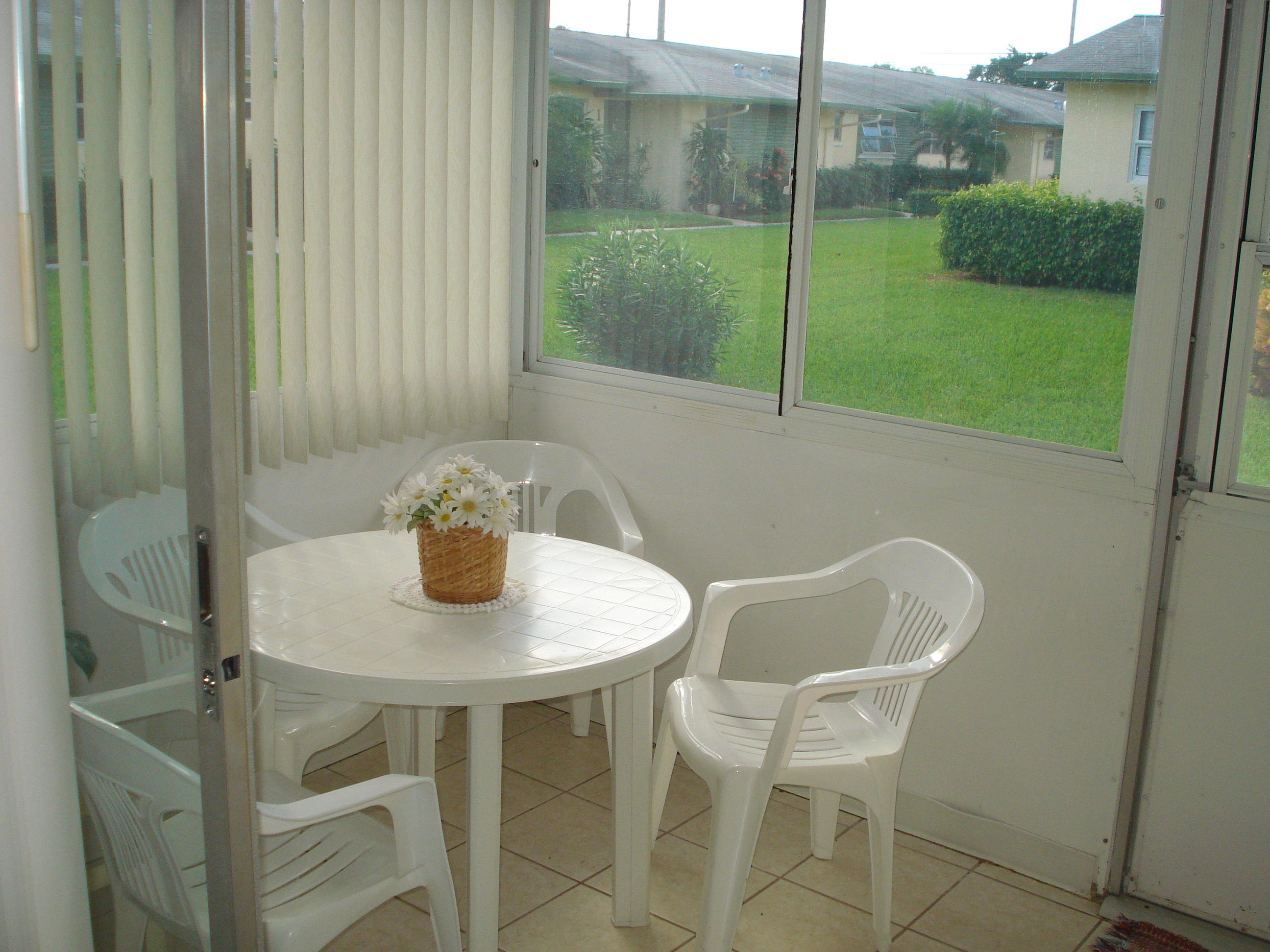 CRESTHAVEN VILLAS CONDO 20 - Residential