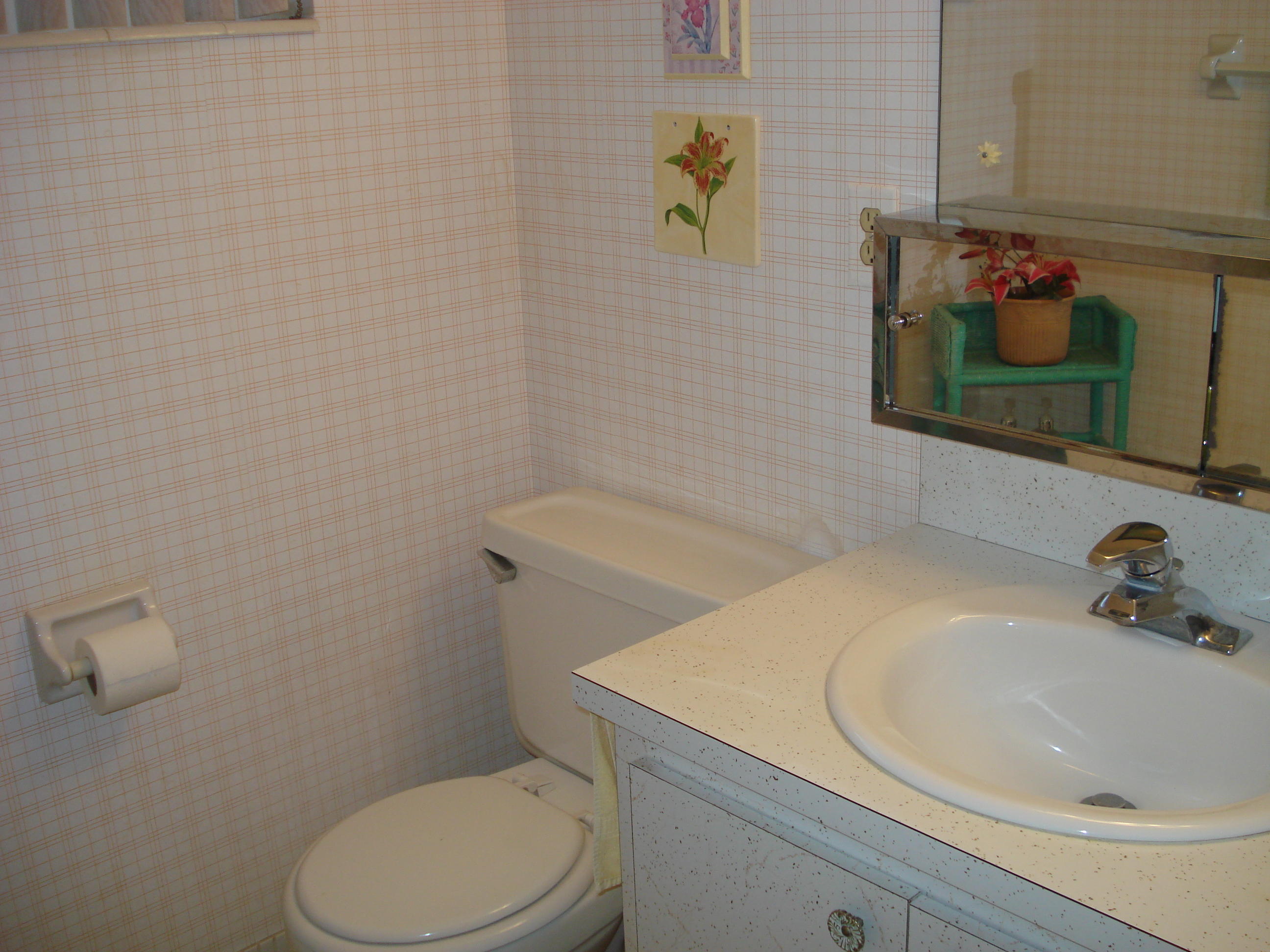 CRESTHAVEN VILLAS CONDO 20 - Residential