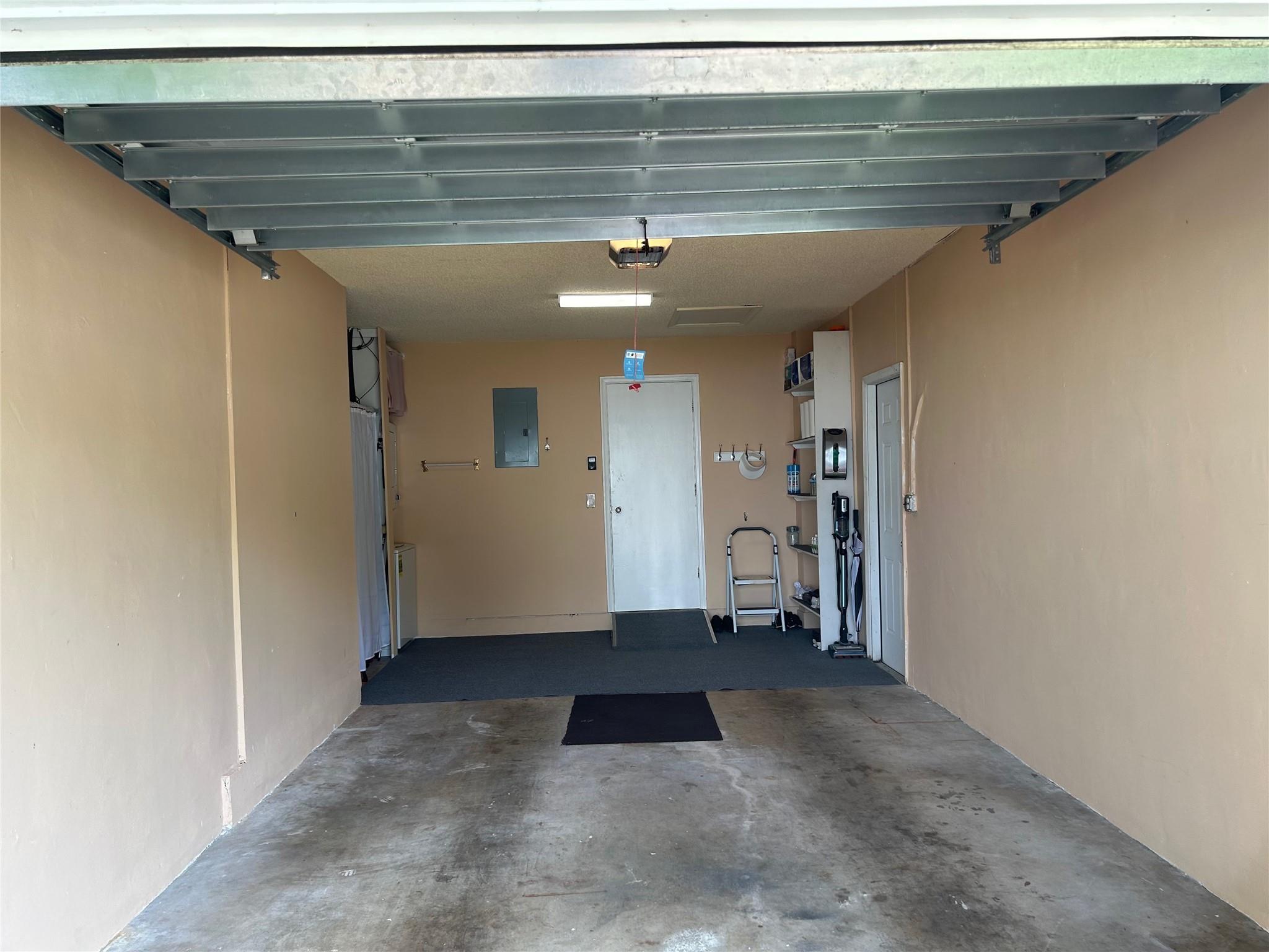 Lauderdale West 3 Sec 83- - Residential