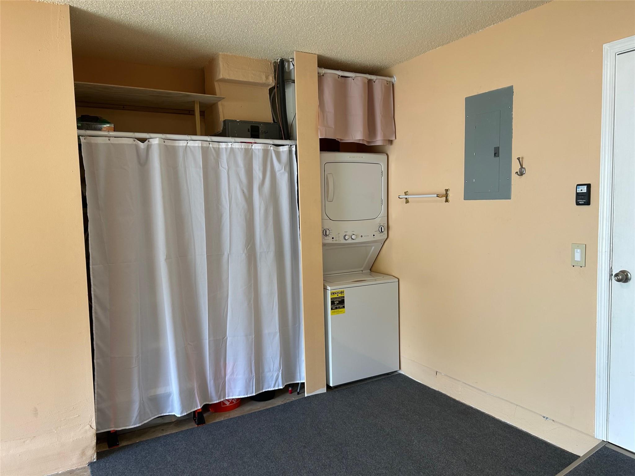 Lauderdale West 3 Sec 83- - Residential