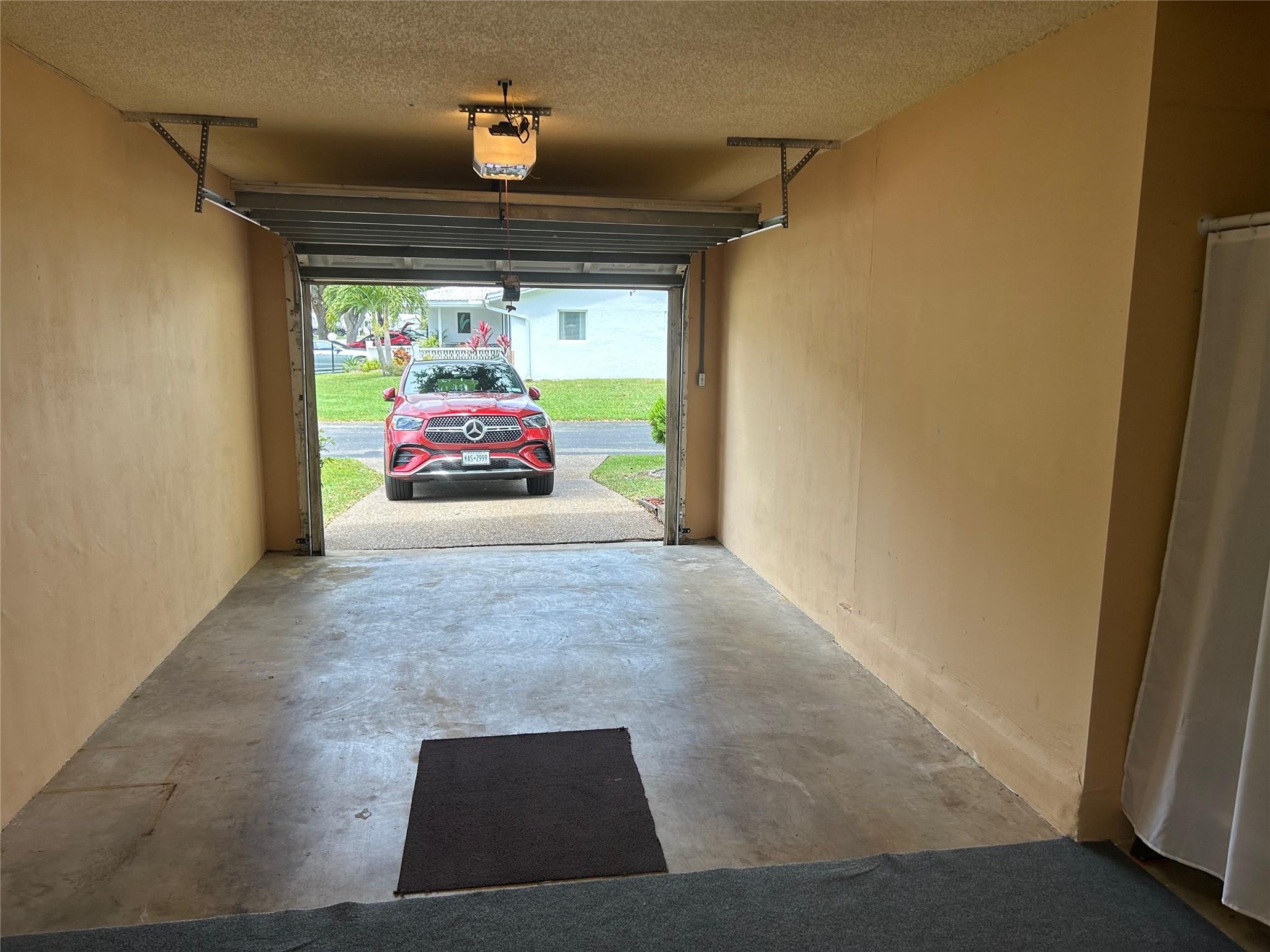 Lauderdale West 3 Sec 83- - Residential