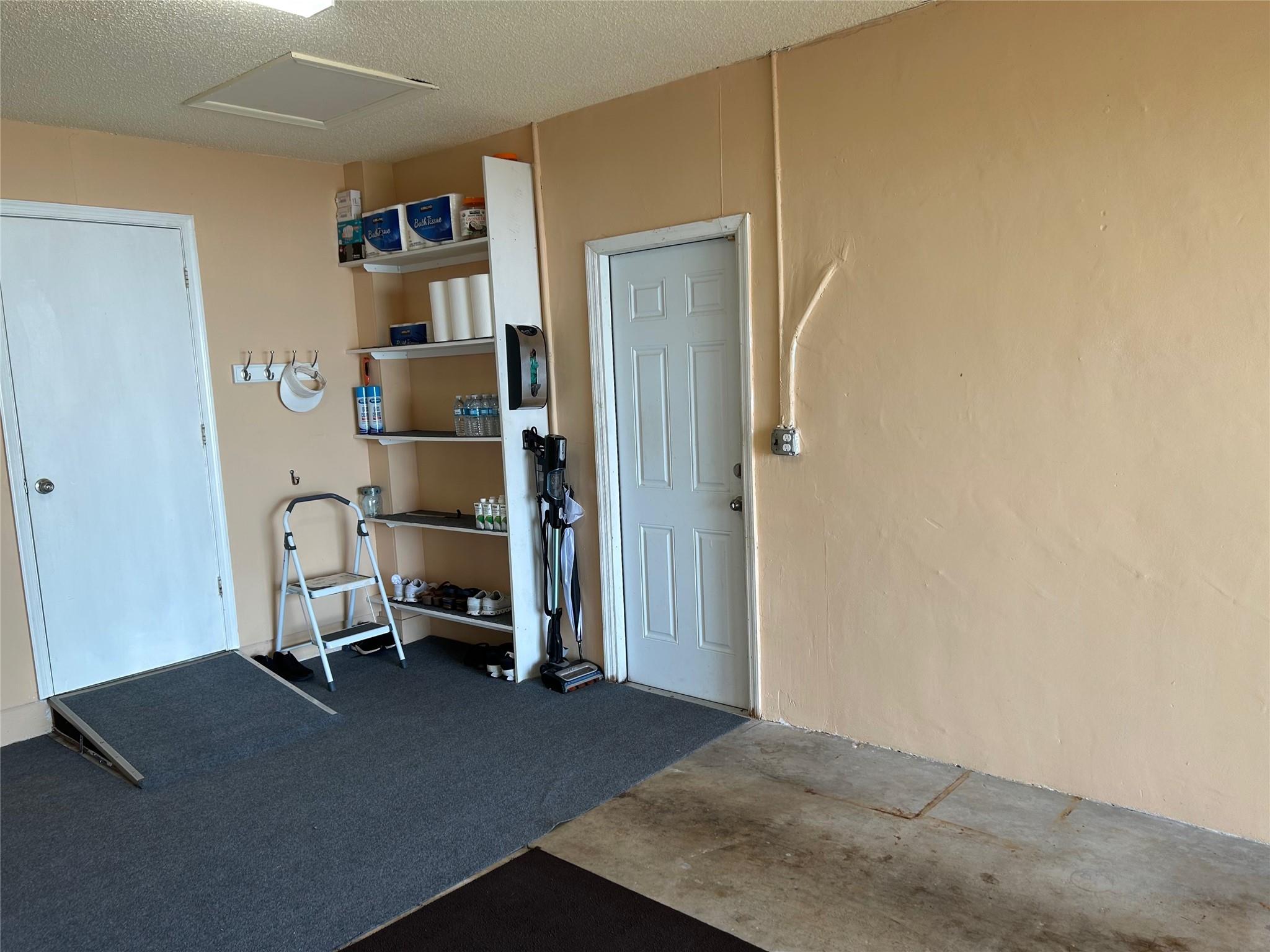 Lauderdale West 3 Sec 83- - Residential