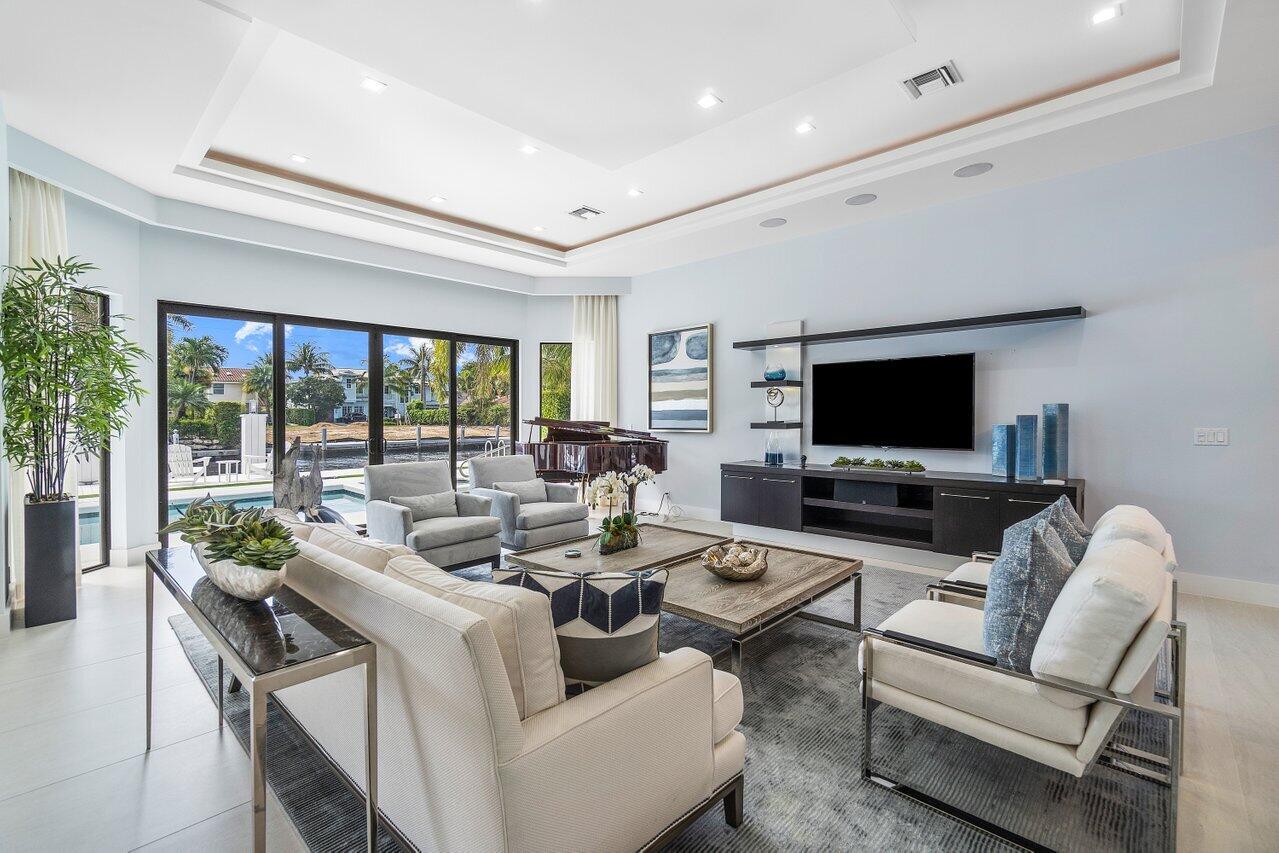 TROPIC ISLE - Residential