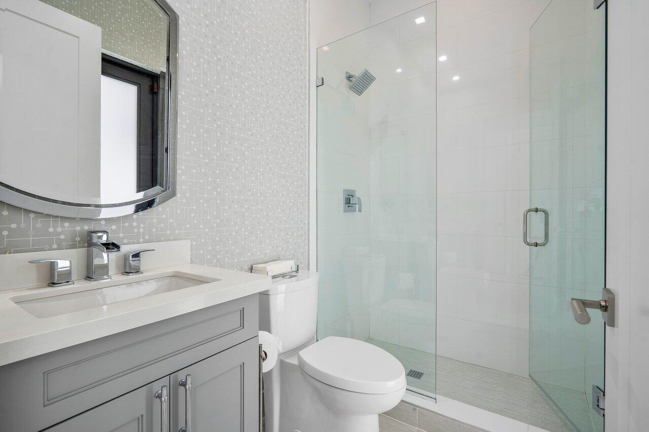 TROPIC ISLE - Residential