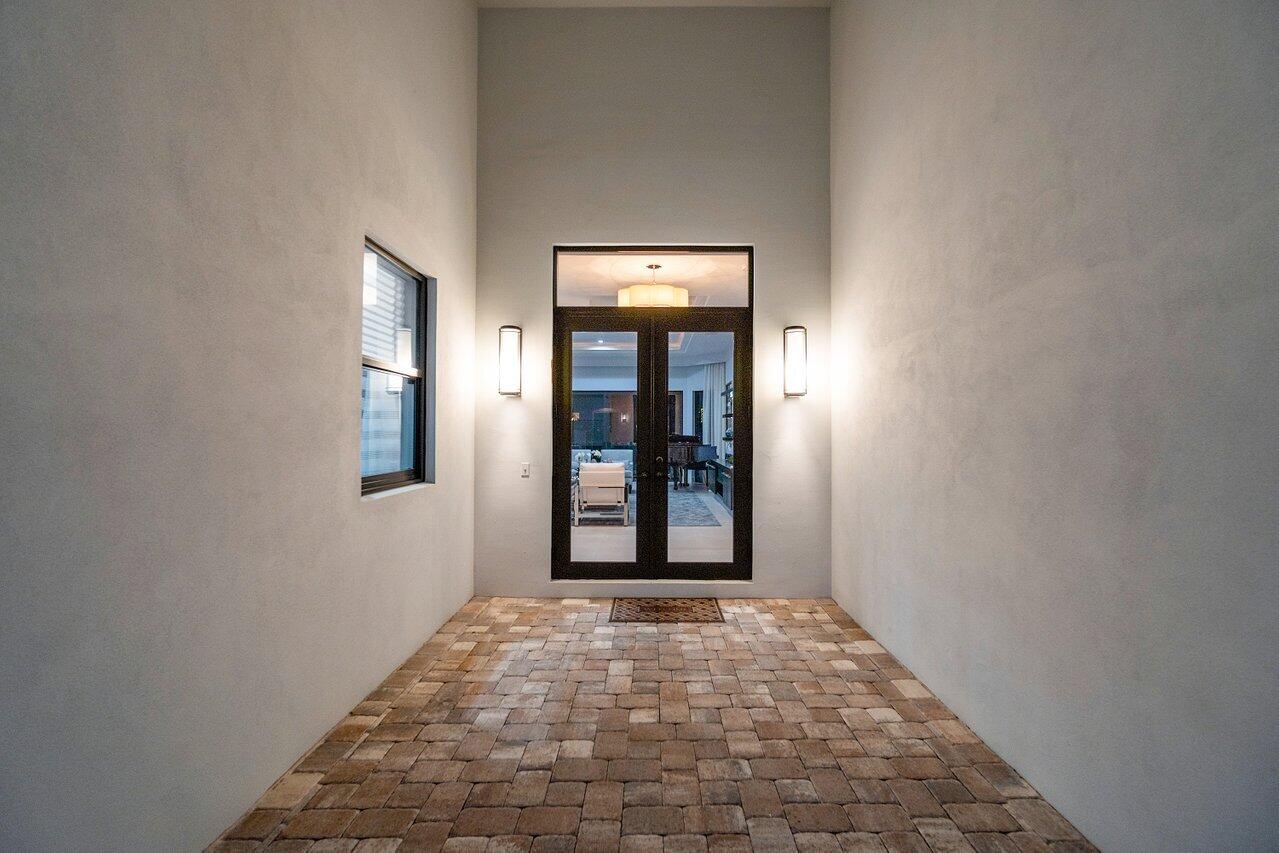 TROPIC ISLE - Residential