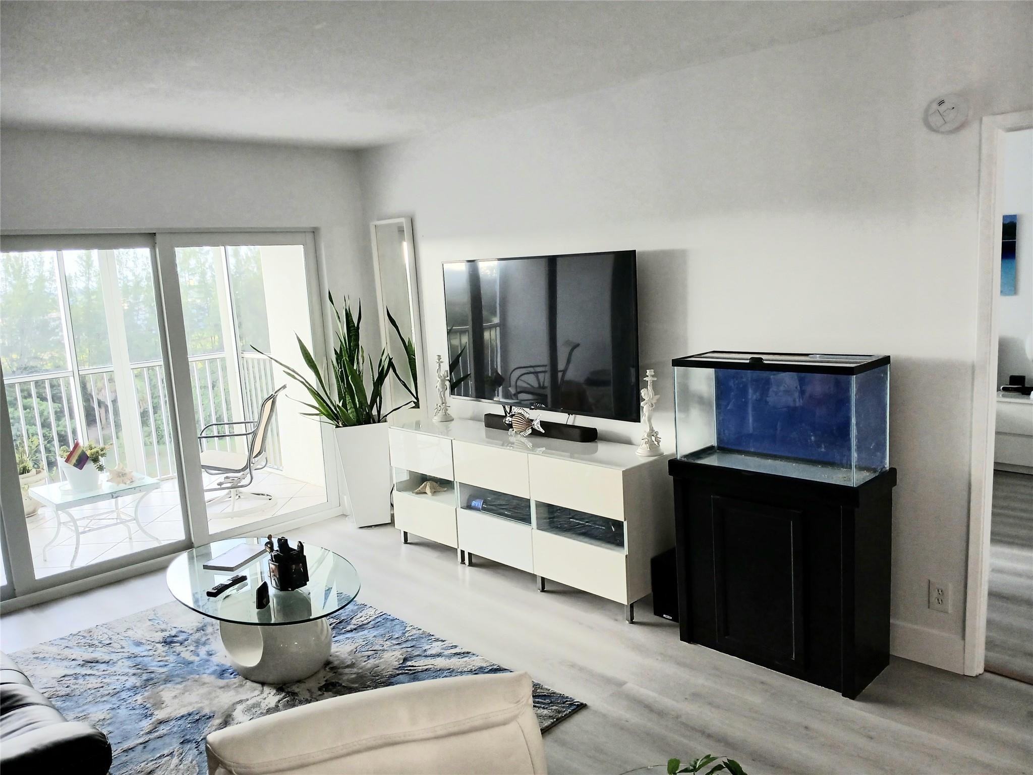 3150 N Palm Aire Dr 807