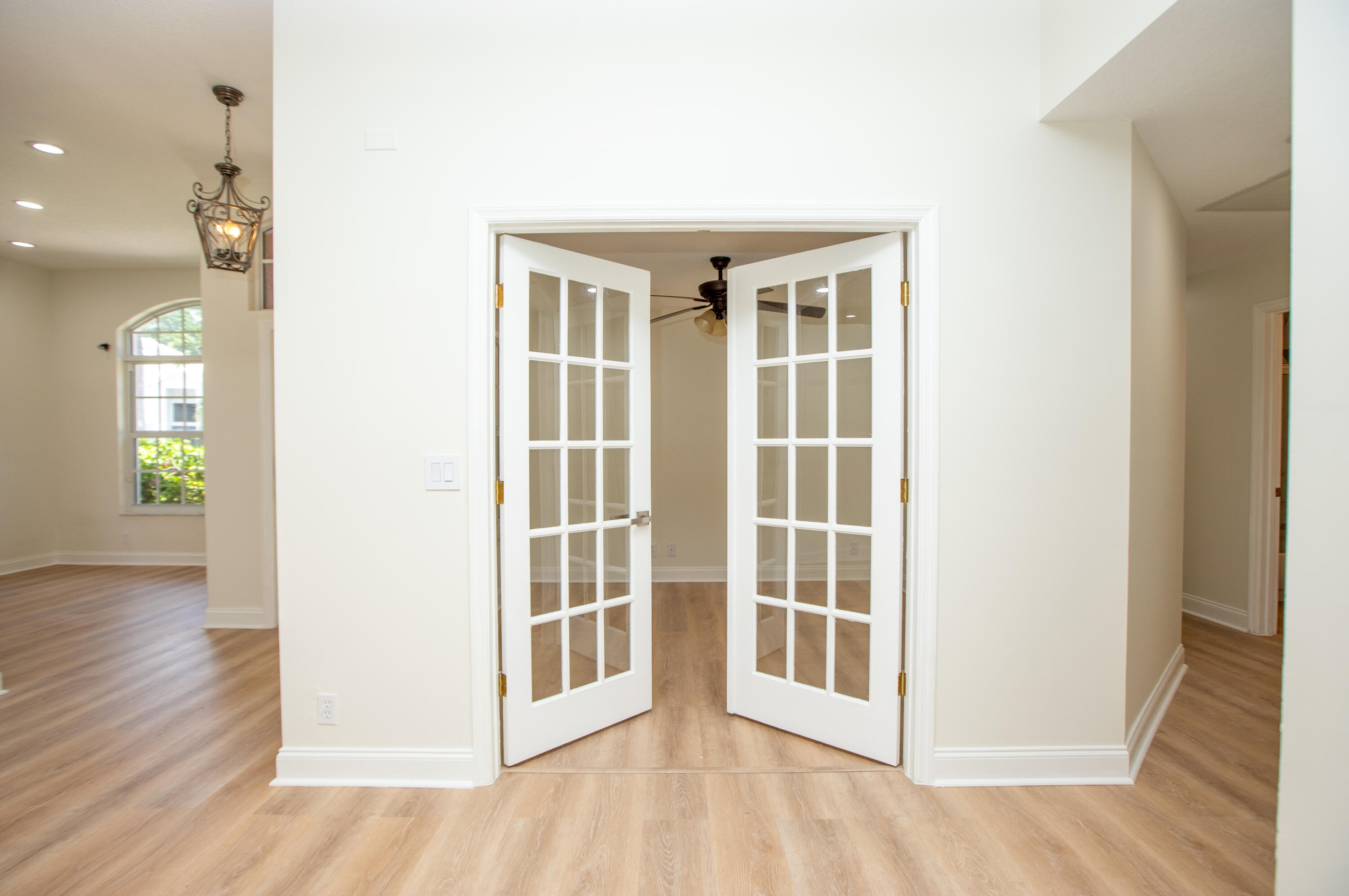 LA COSTA IN MISSION BAY - Residential Lease