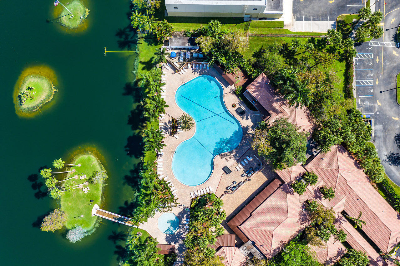 LA COSTA IN MISSION BAY - Residential Lease