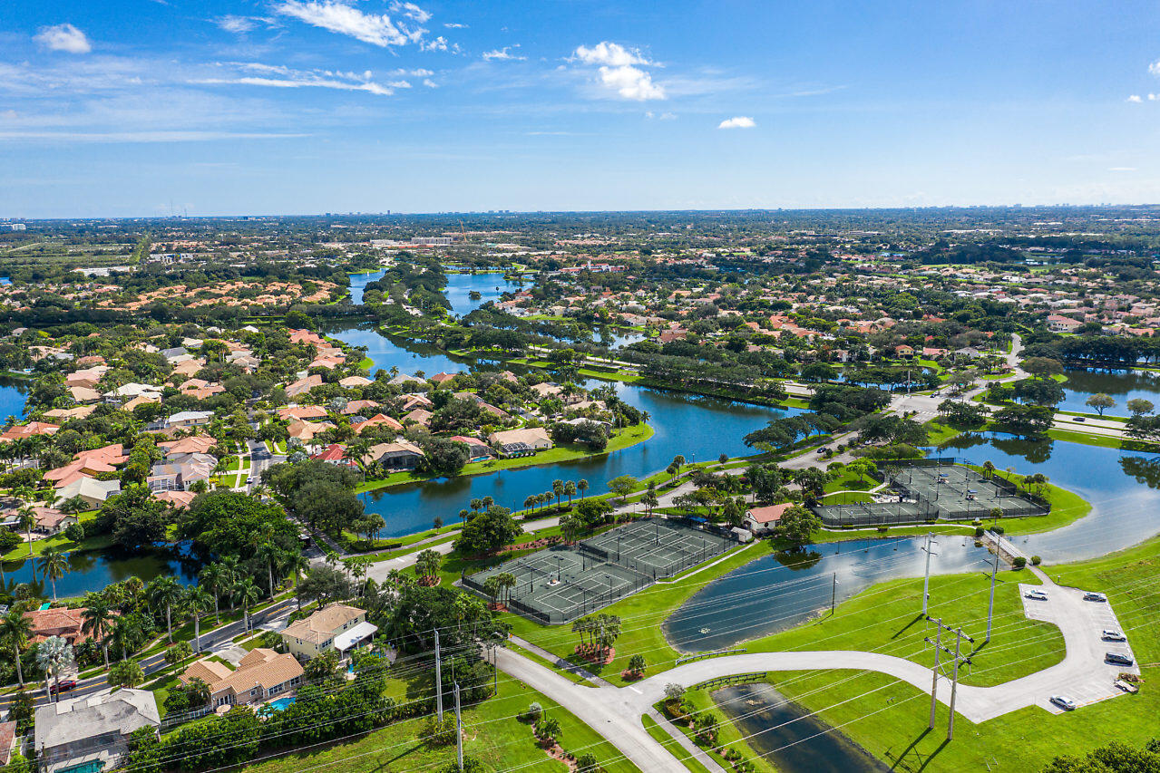 LA COSTA IN MISSION BAY - Residential Lease
