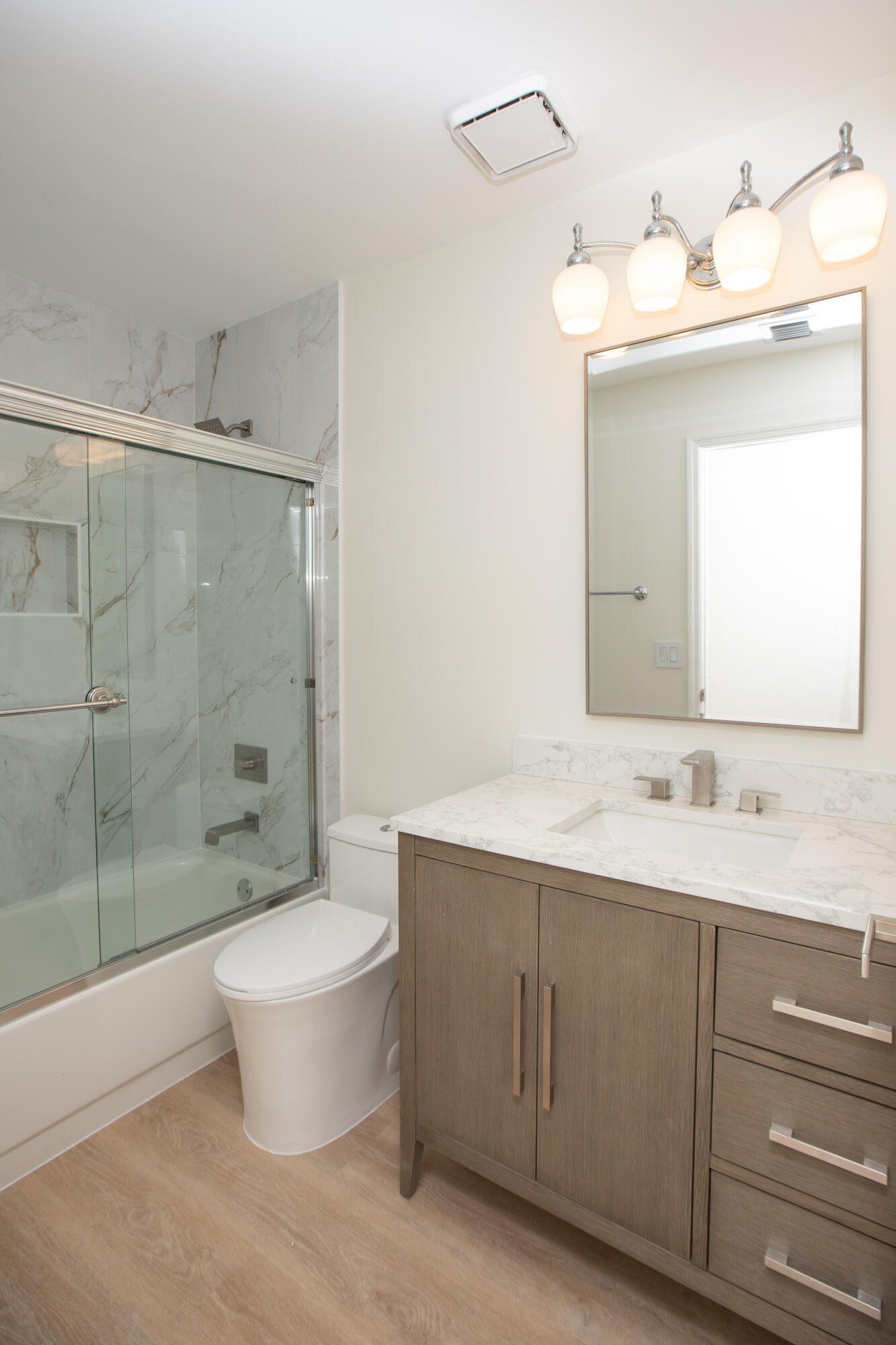 LA COSTA IN MISSION BAY - Residential Lease