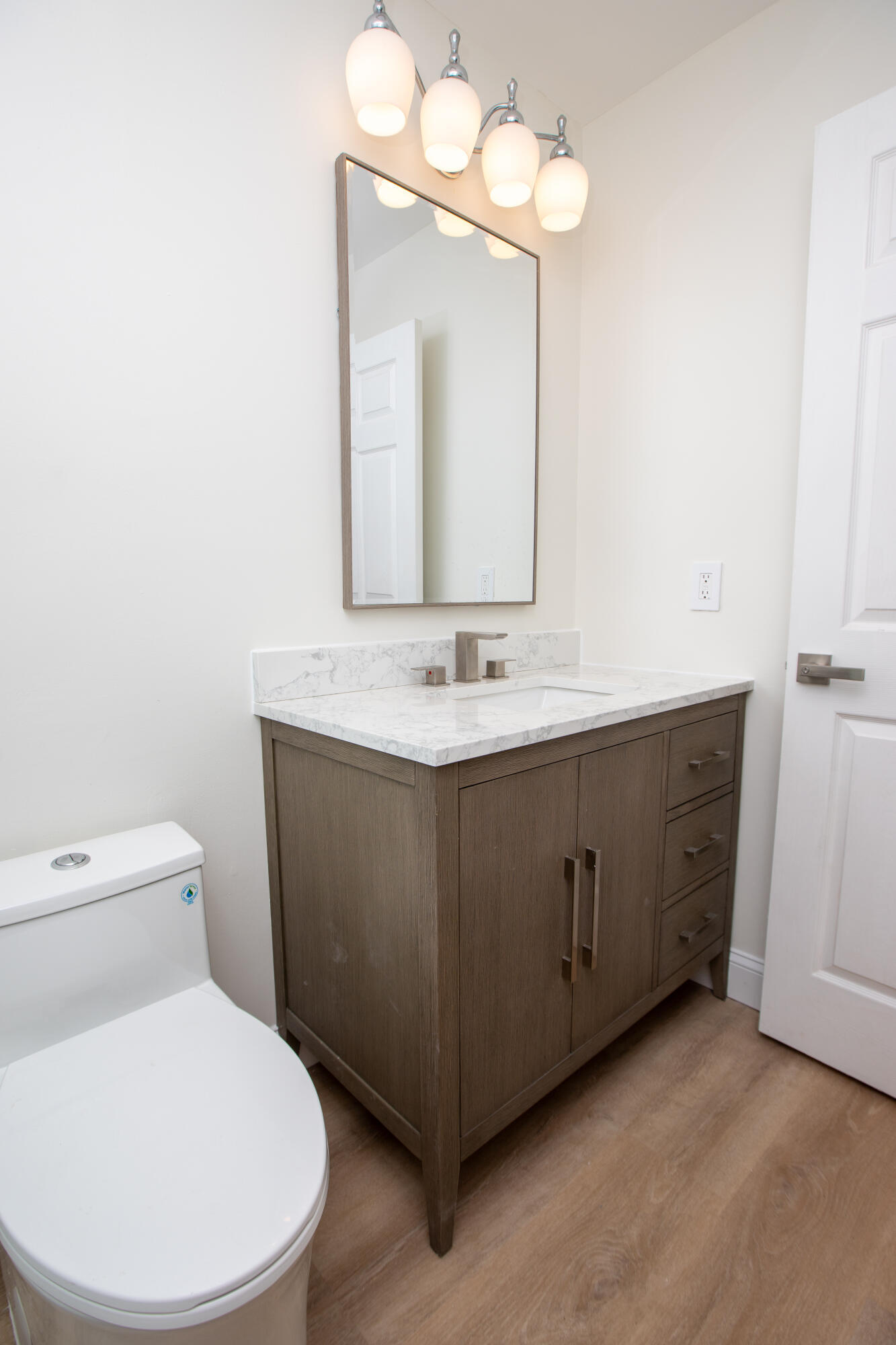 LA COSTA IN MISSION BAY - Residential Lease