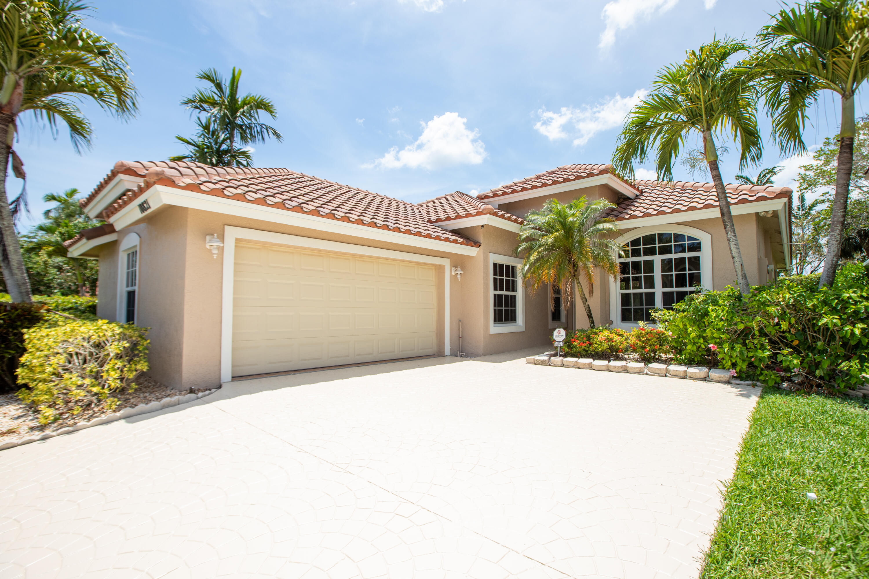 LA COSTA IN MISSION BAY - Residential Lease