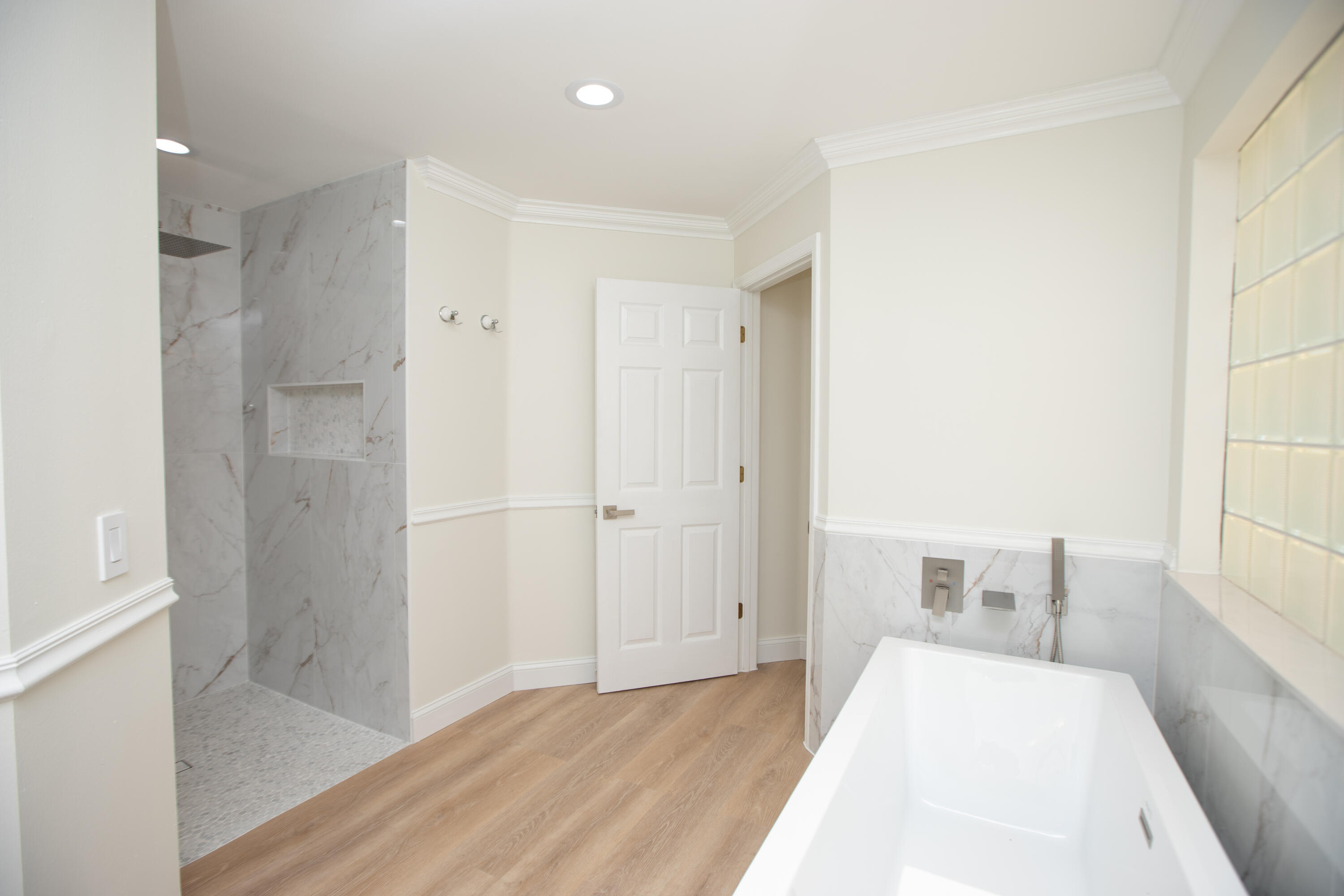 LA COSTA IN MISSION BAY - Residential Lease