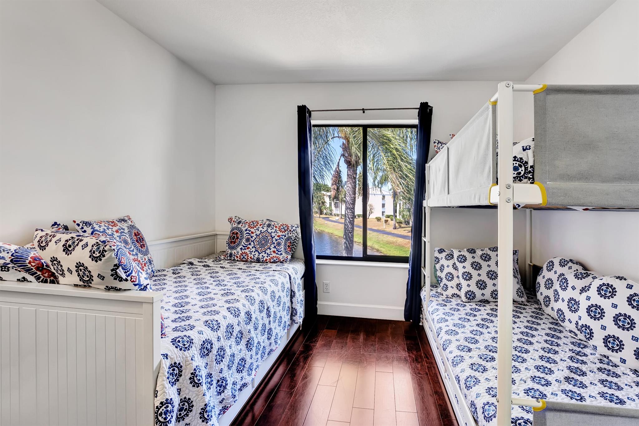 PALM CLUB VILLAGE II CONDO - Residential