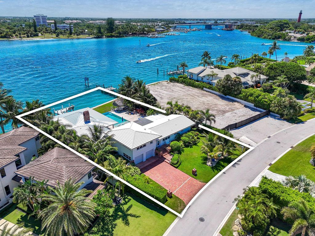 Photo of 87 Lighthouse Drive, Jupiter Inlet Colony, FL 33469 (MLS # R11120392)