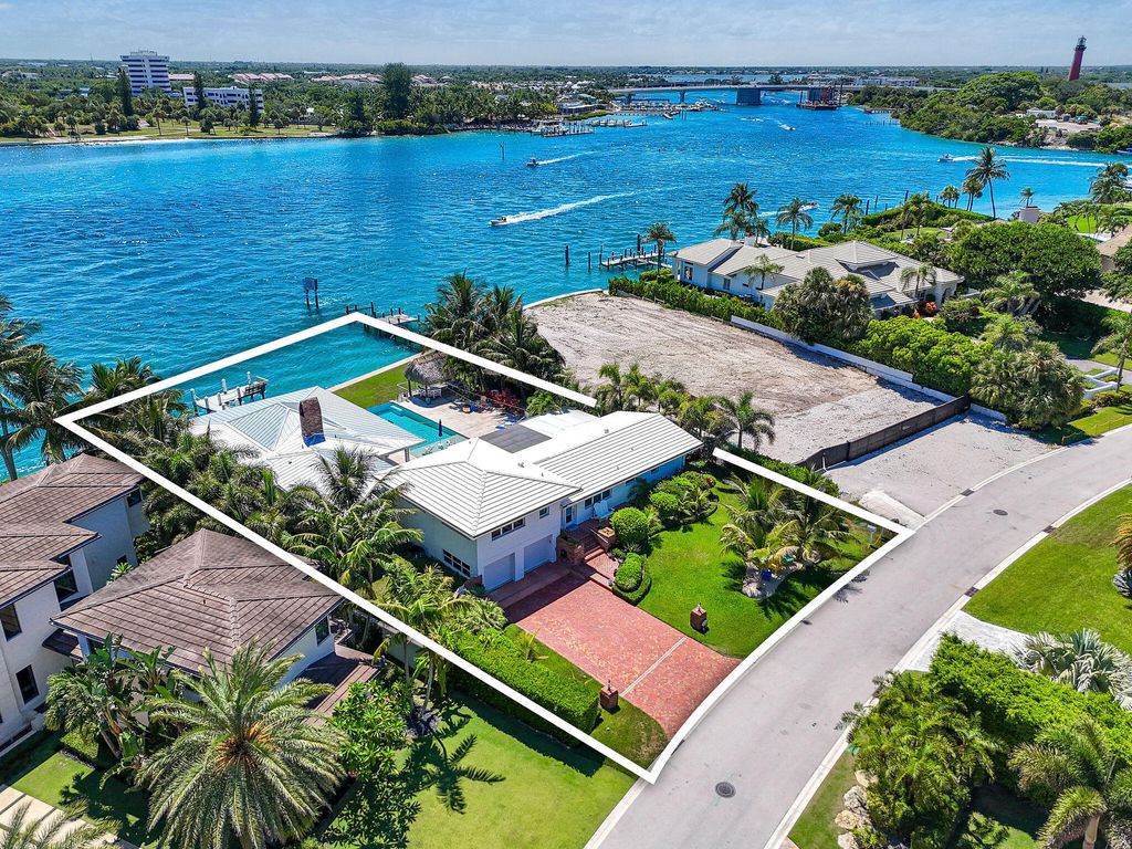 Photo of 87 Lighthouse Drive, Jupiter Inlet Colony, FL 33469 (MLS # R11120392)