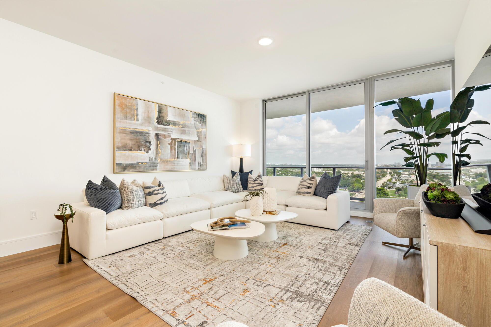 220 Lake Shore Drive 1813