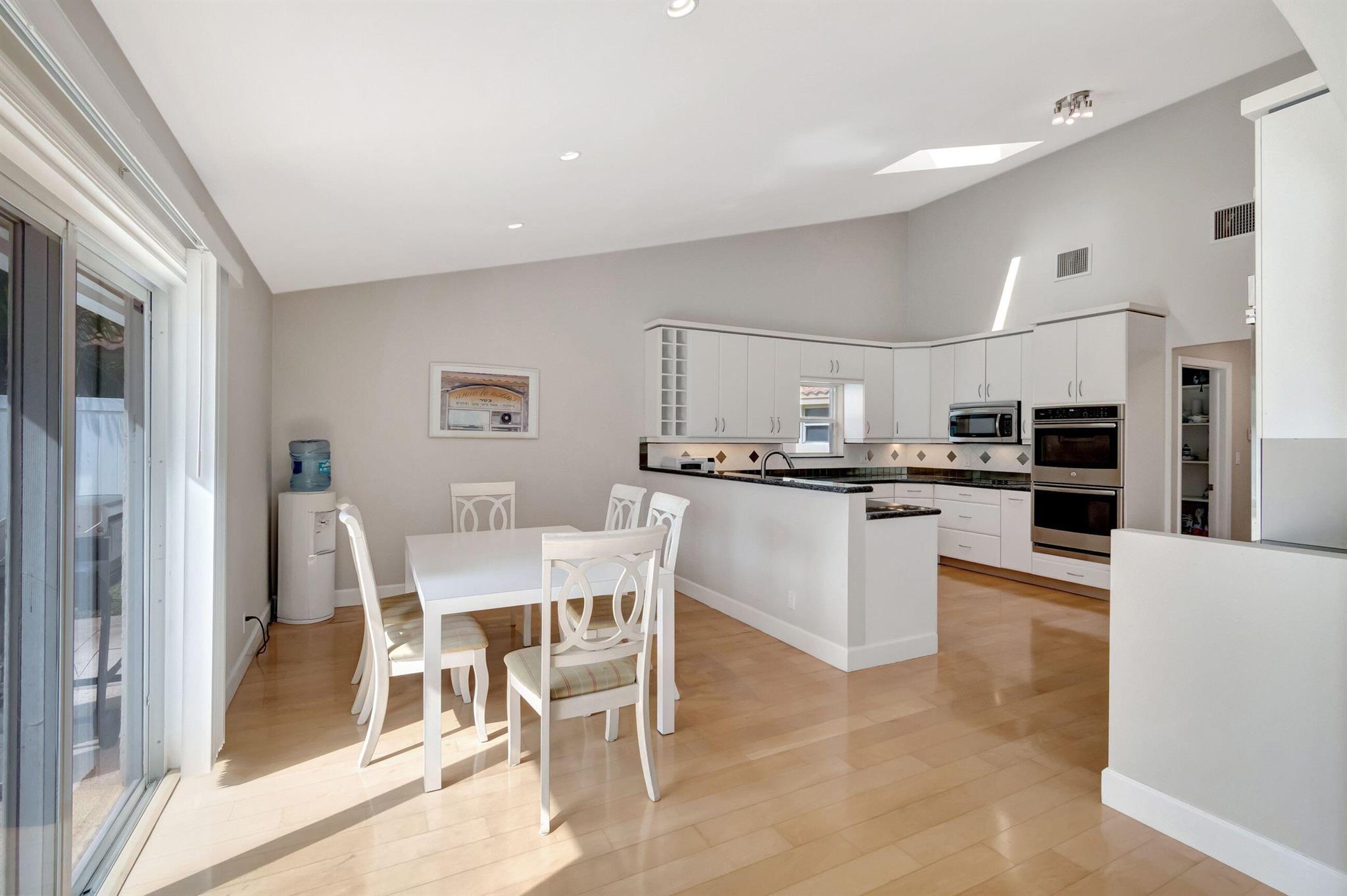 THORNHILL GREEN - Residential