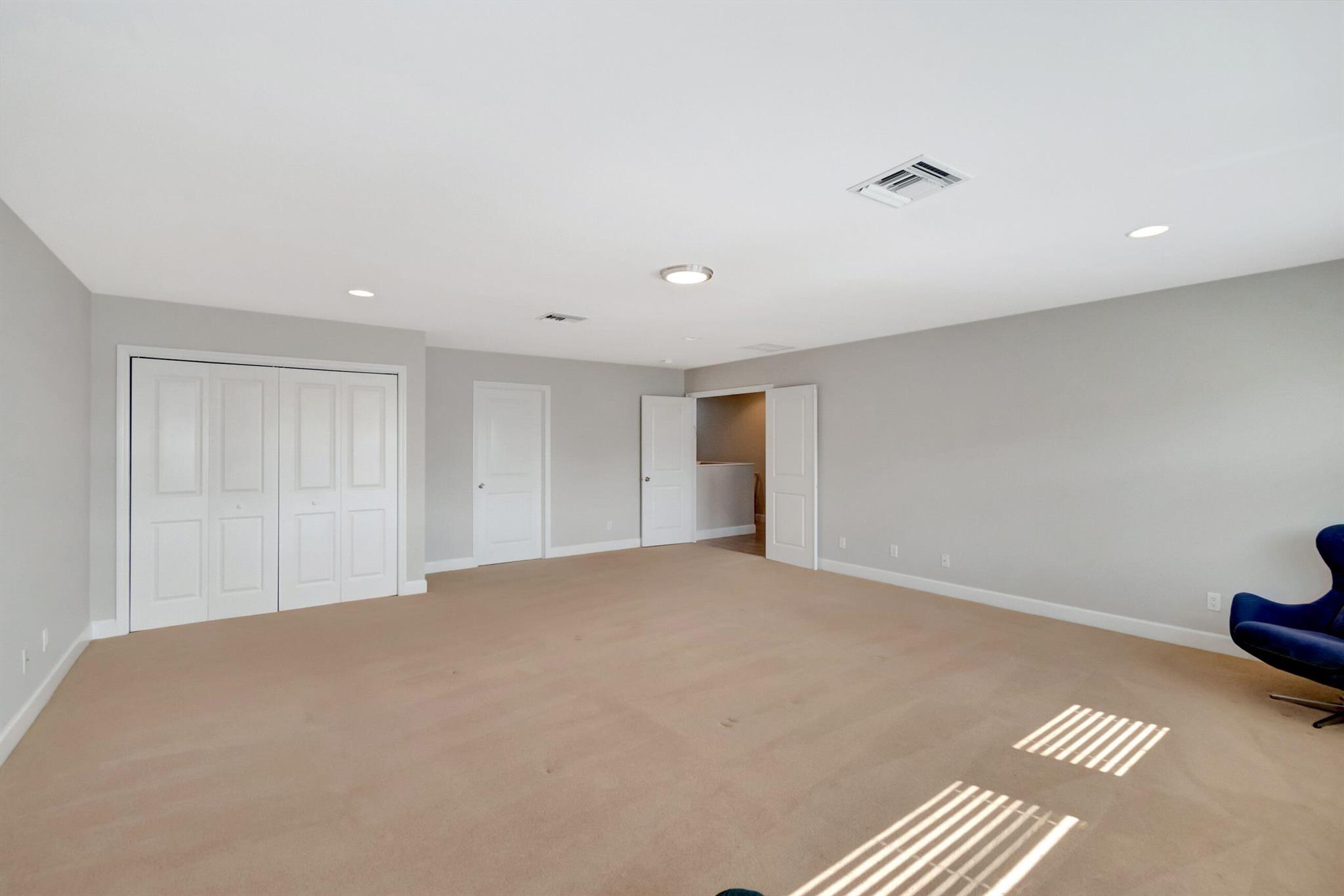 THORNHILL GREEN - Residential