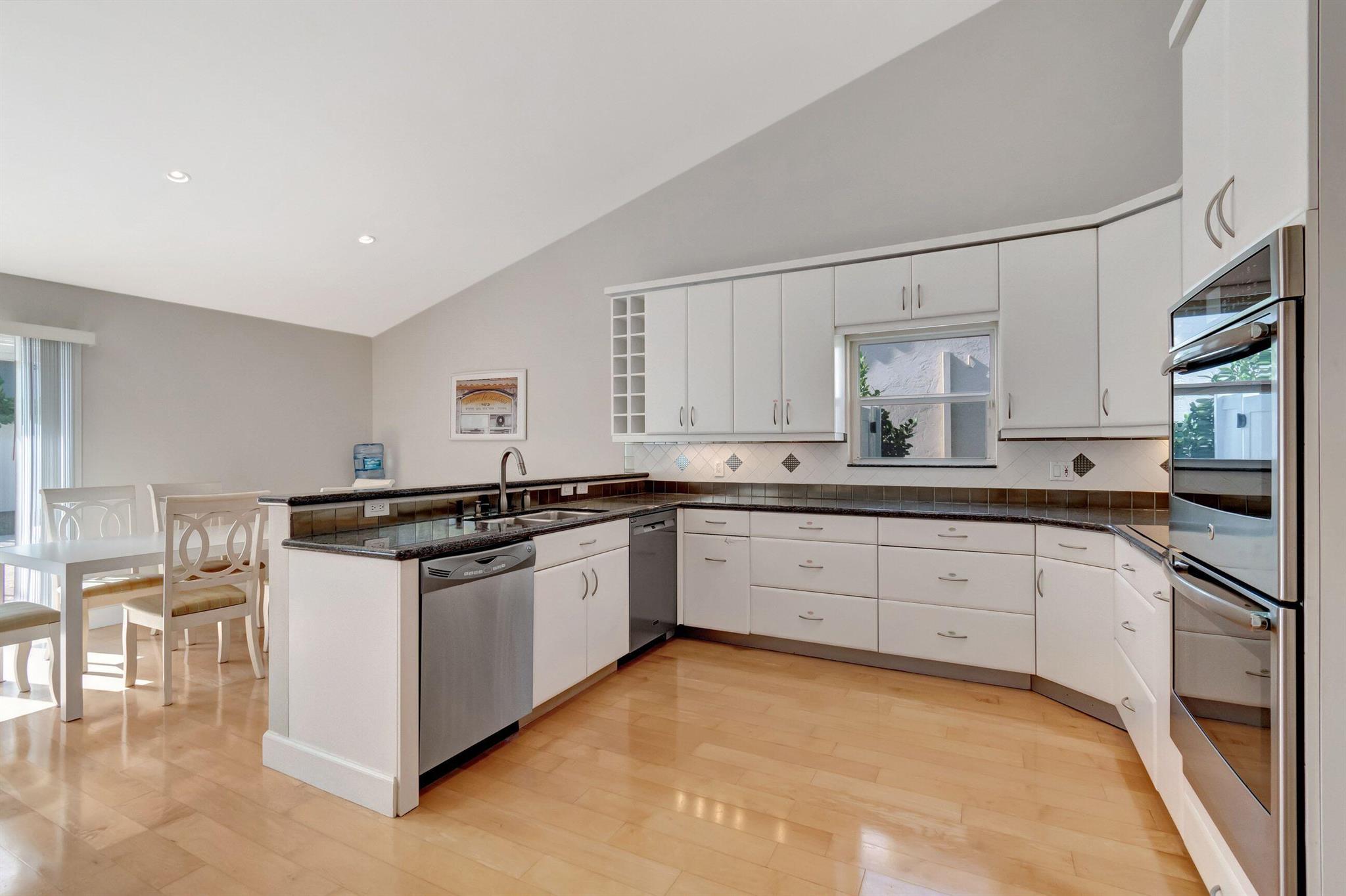 THORNHILL GREEN - Residential