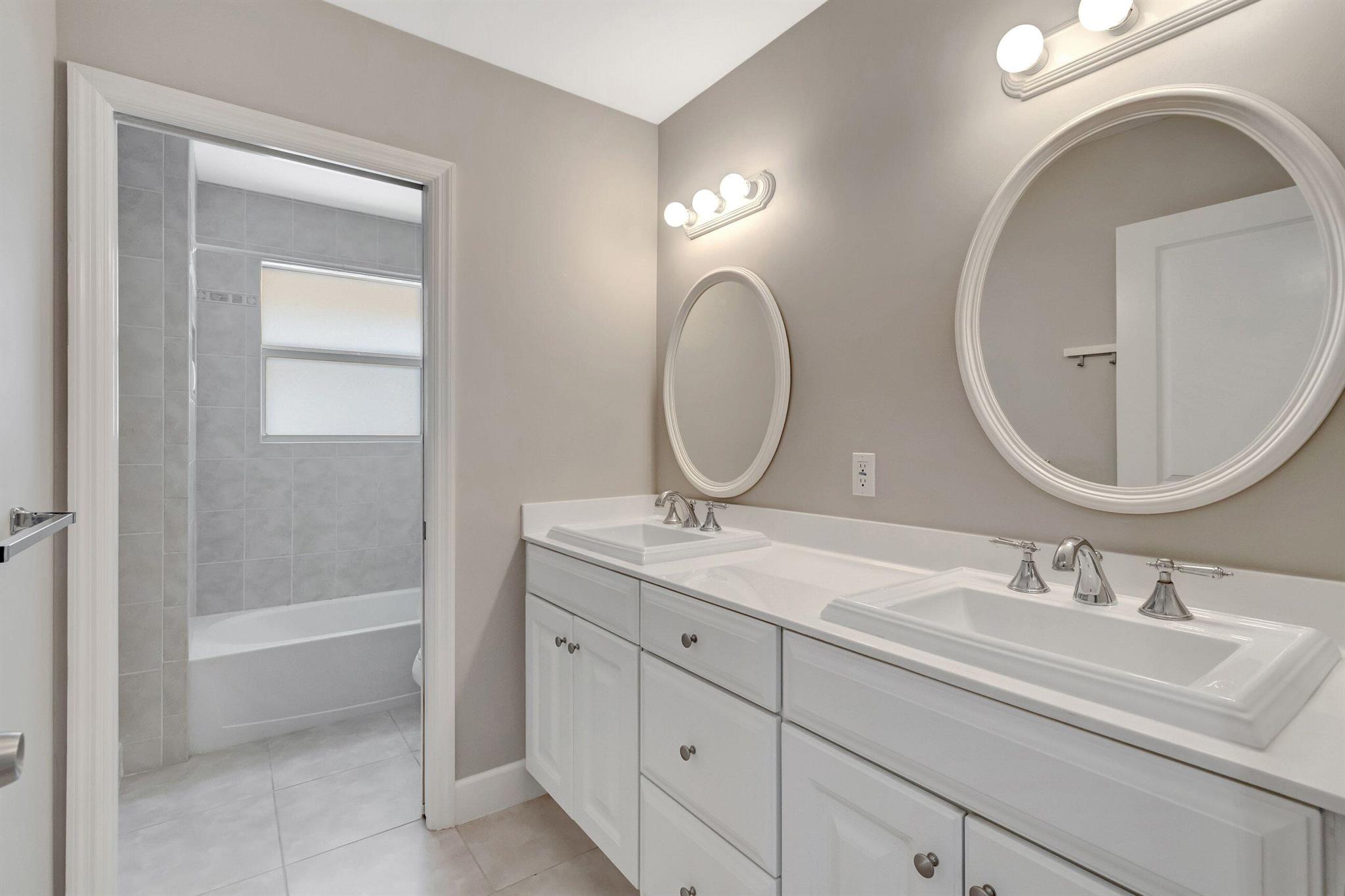 THORNHILL GREEN - Residential