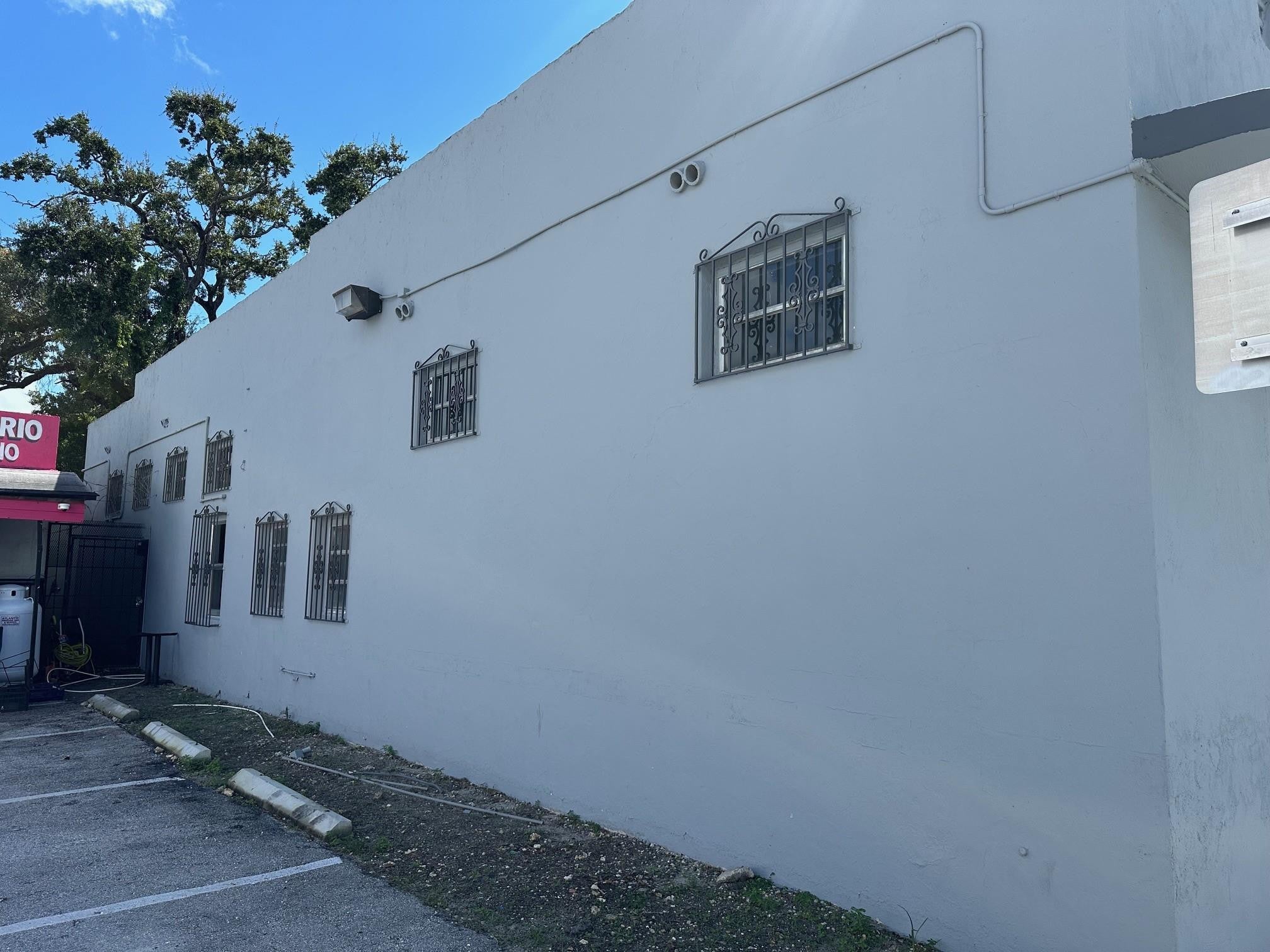 View photos, virtual tours, details... 6815 NW 7th Avenue