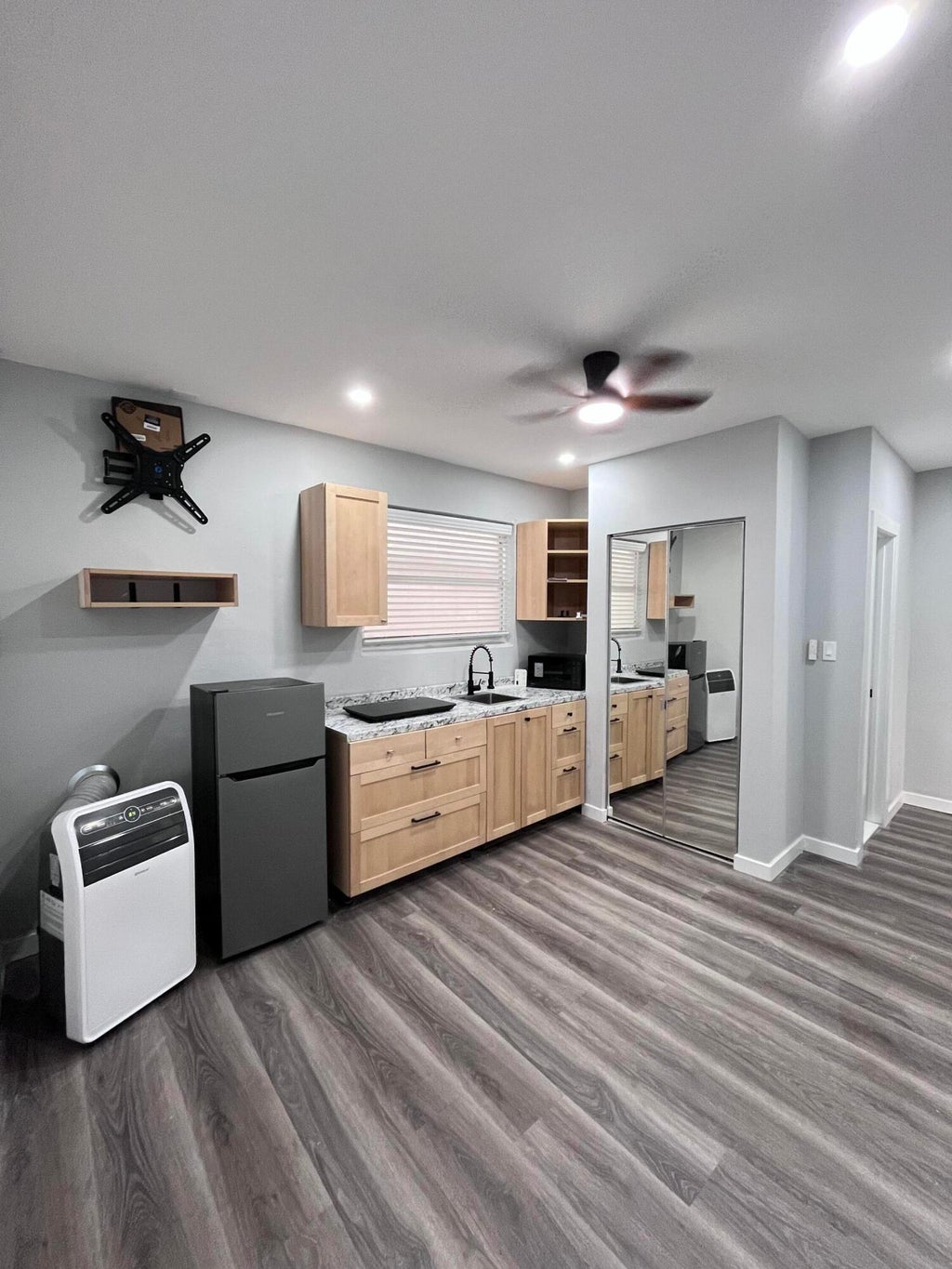 Photo of 802 SW 5th Avenue, Delray Beach, FL 33444 (MLS # B26083618)