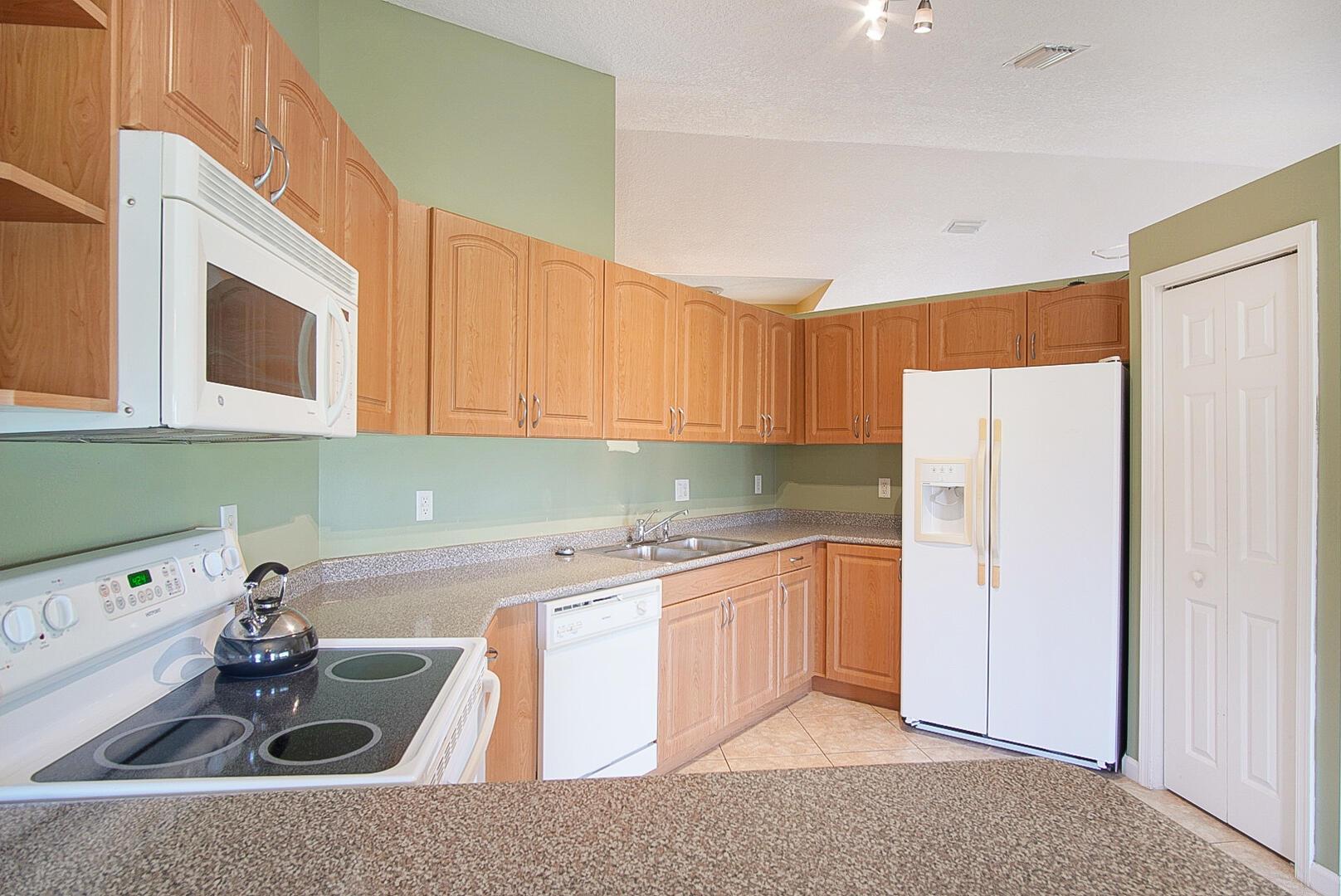 5864 NW Favian Avenue