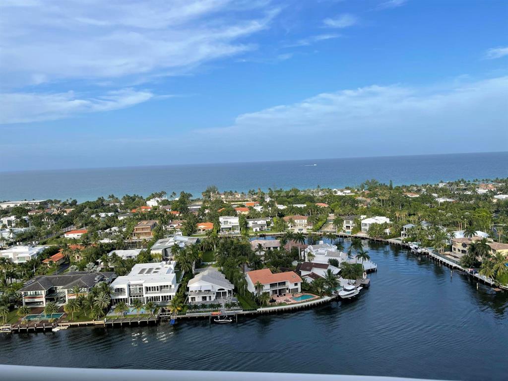 HAMPTONS SOUTH CONDO - Residential