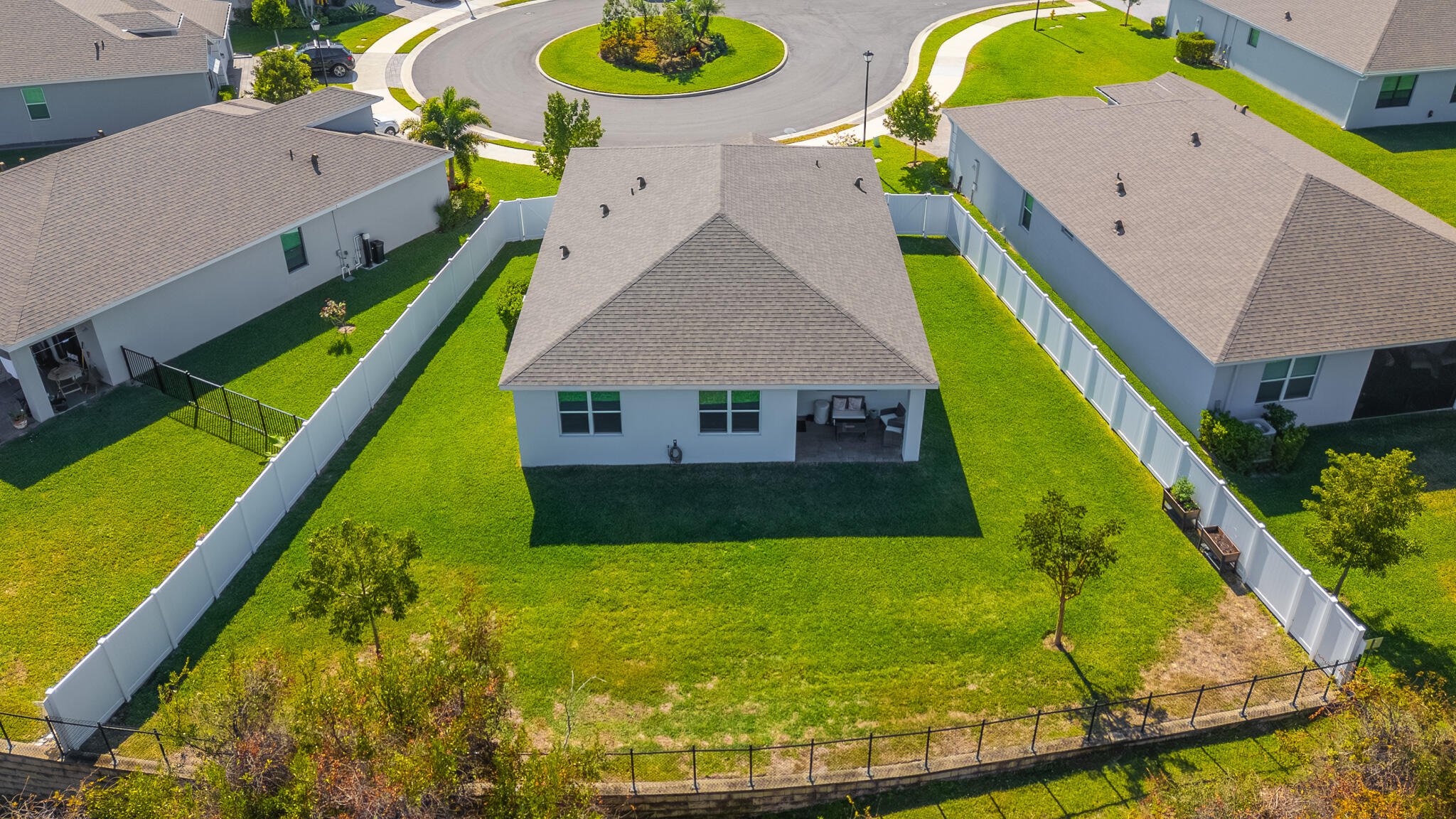 SABAL POINTE - Residential